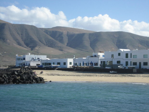playa de famara lanzarote