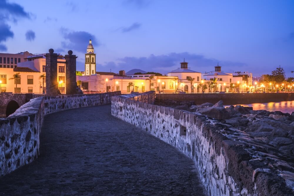 Immagine dell'ora blu della città di Arrecife, sull'isola di Lanzarote