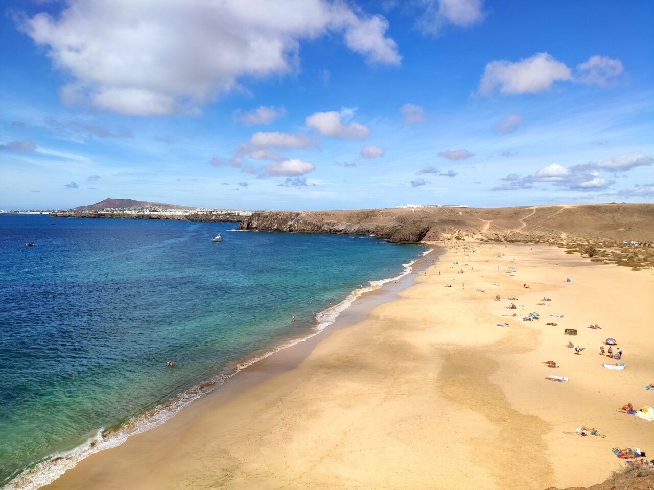 Playa Mujeres vista dall’alto, la lunga spiaggia di sabbia bianca della Punta del Papagayo